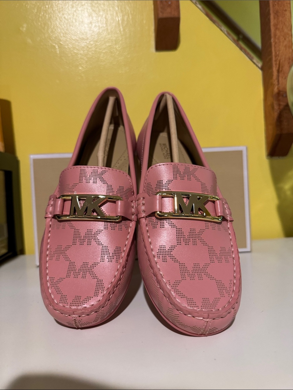 NIB Michael Kors Camila moc size 8.